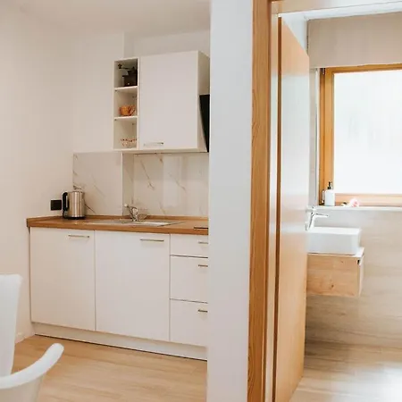 Apartmaji Ursic * Кобарид