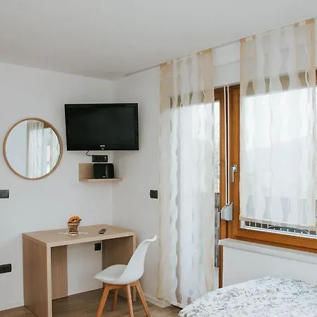 Apartmaji Ursic Кобарид