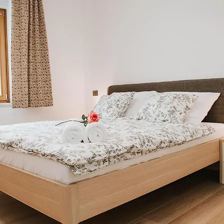 Apartmaji Ursic Апартаменты